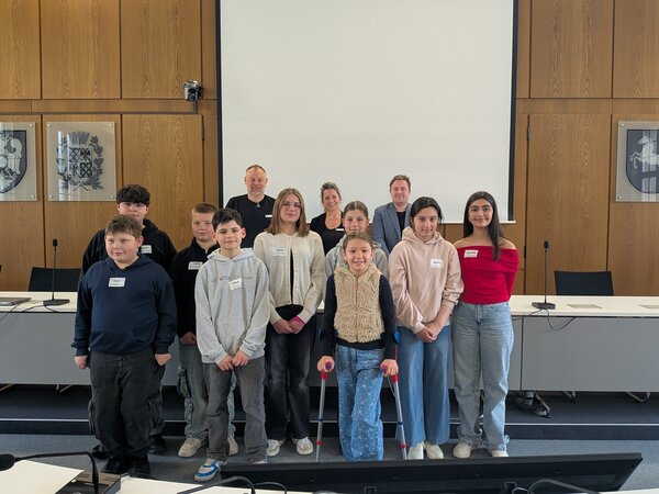 Gruppenfoto von Schulkindern, die den Zukunftstag beim Landkreis Wolfenb�ttel verbracht haben.