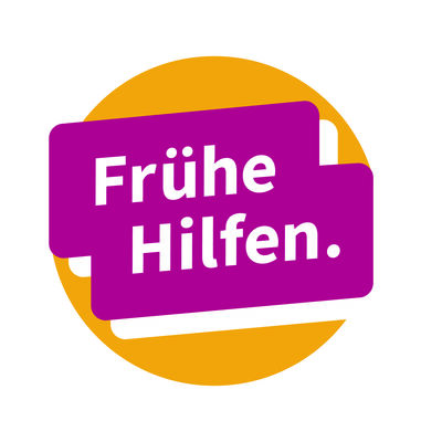 Gelber Kreis auf dem ein lila Stempel in Z-Form liegt. Es steht Fr�he Hilfen darauf geschrieben.